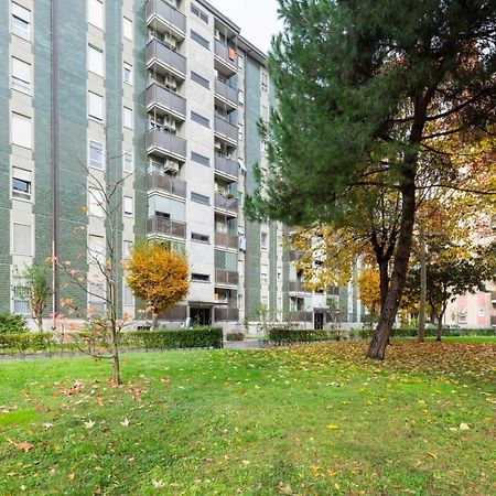 Bonola M1 Bright & Functional Flat Apartment Милано Екстериор снимка