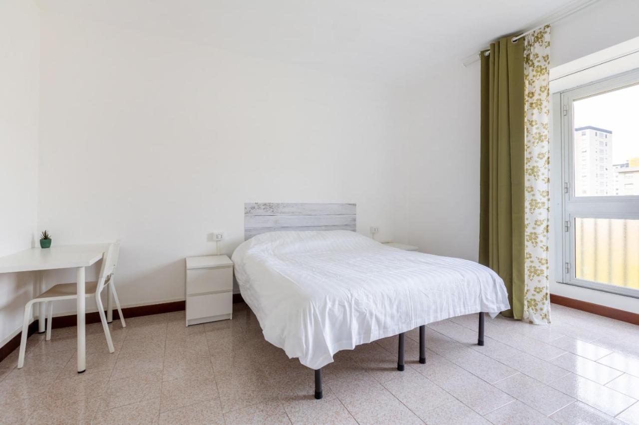 Bonola M1 Bright & Functional Flat Apartment Милано Екстериор снимка