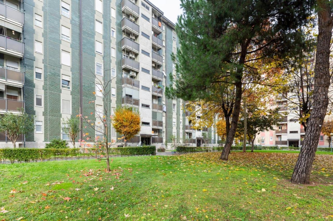 Bonola M1 Bright & Functional Flat Apartment Милано Екстериор снимка